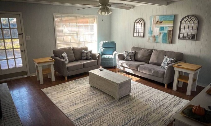 Clinton House | Your Home Away From Home In Clinton