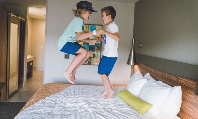 Circleville Resort | Your Home Away From Home! Free Parking, 2 Swimming Pools, Onsite Arcade
