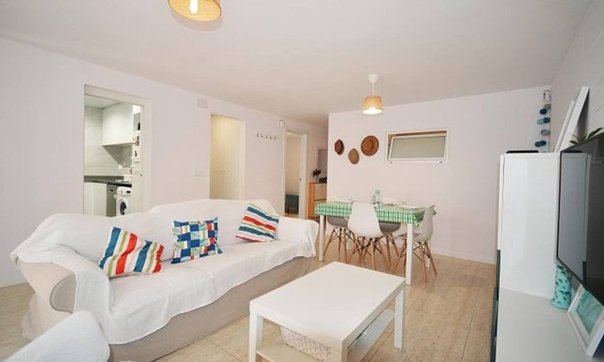 Sant Antoni de Calonge Apartment | Your ideal getaway on the Costa Brava: Bright and well-located apartment in Sant Antoni de Calonge ☀️🌿