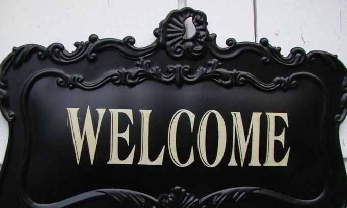 Comox House | Your mini-Estate in Comox