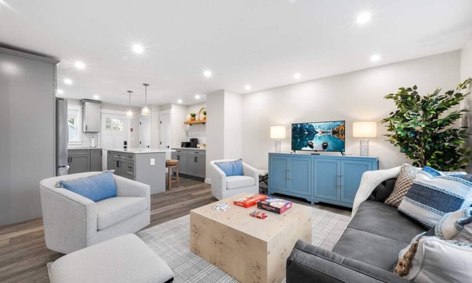 Mystic - New London Apartment | Your Mystic Hilltop Escape: Close Walk to Downtown
