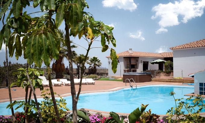 Villaverde Villa | Your naturist home, away from home.