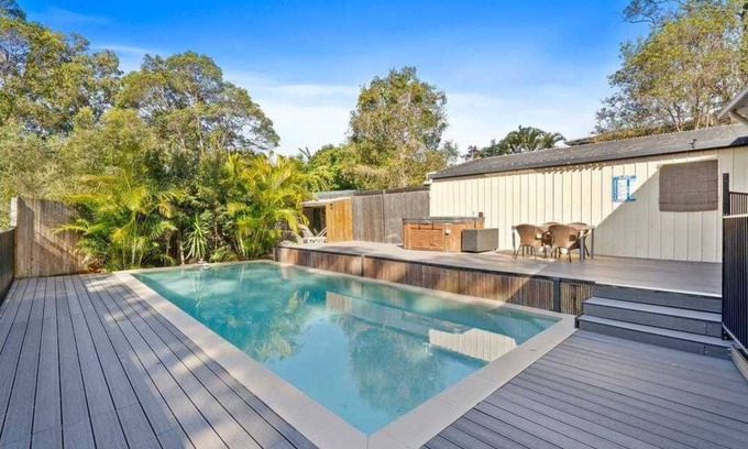 Eagleby Resort | Your own private retreat