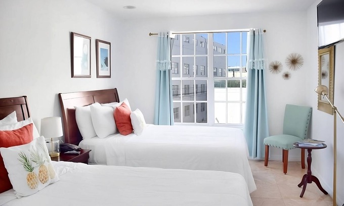 Flamingo/Lummus Hotel | Your Relaxing Getaway Awaits! Two Great Units, Walk To The Beach