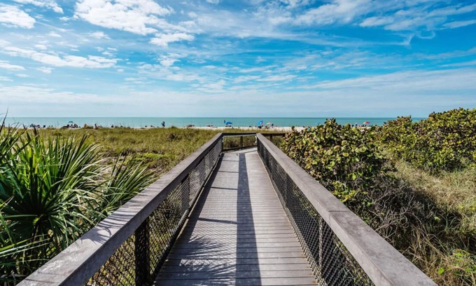 Venice Villa | Your slice of Floridian life in an idyllic and protected setting.