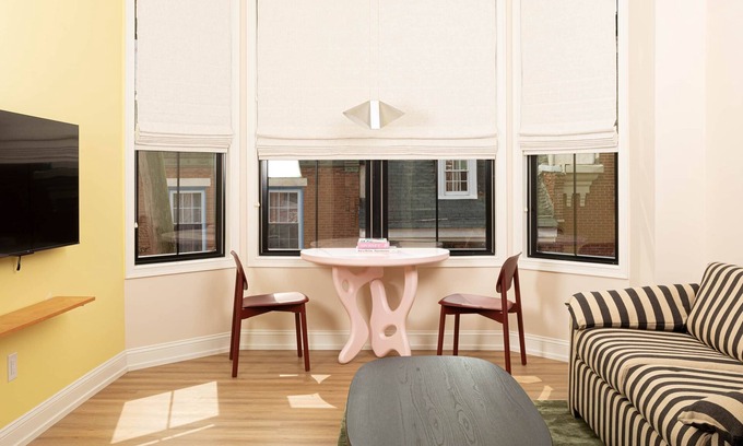 Queen Village Apartment | Yowie - Suite 301 One Bedroom King