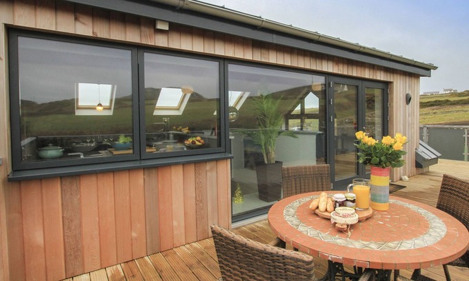 Holyhead Cottage | YSBRYD Y MYNYDD, pet friendly, luxury holiday cottage in South Stack