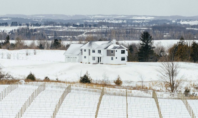 Williamsburg House | Yuba Farmhouse brand new on Yuba Vineyard