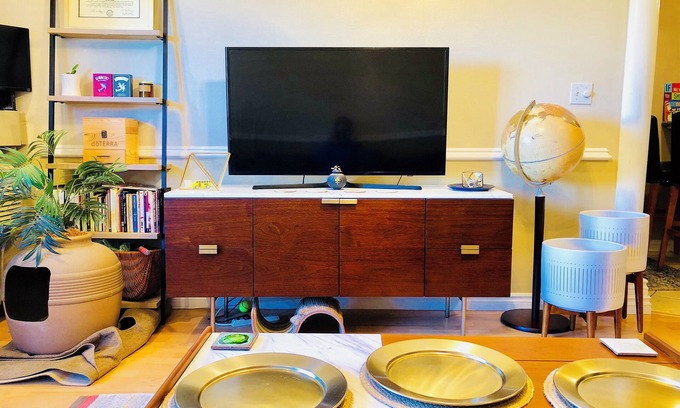 Elysian Heights Apartment | Zen 1-bedroom apartment with WiFi and AC in quiet Los Angeles neighborhood
