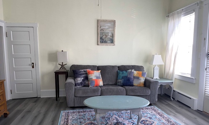 Ocean Grove Apartment | Zephyr Cottage (Apt 2)