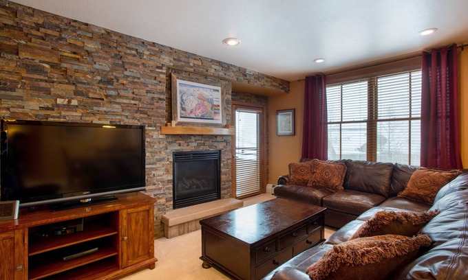 Winter Park Condo | Zephyr Mountain Lodge, Condo | 2 Bedroom Ski-Slope View (Premium-Rated Condo 1223)