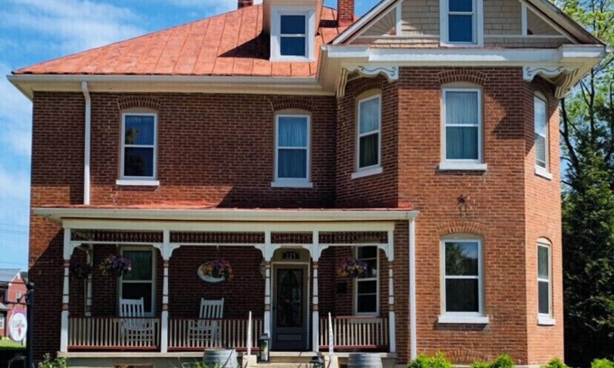 Hermann Bed & Breakfast | Zinfandel Room - Old Vine Bed & Breakfast