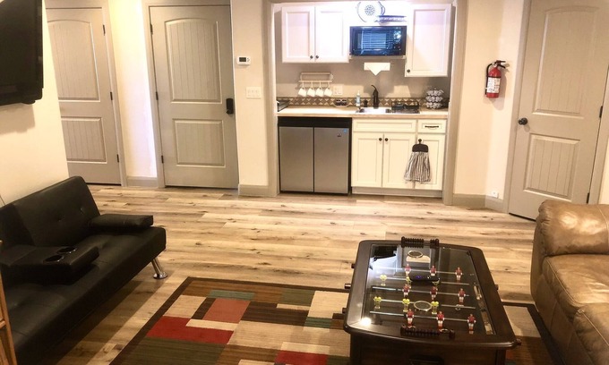 Hurricane House | Zion getaway duplex style home 4 bedroom 2 bathroom next to sand hollow and Zion