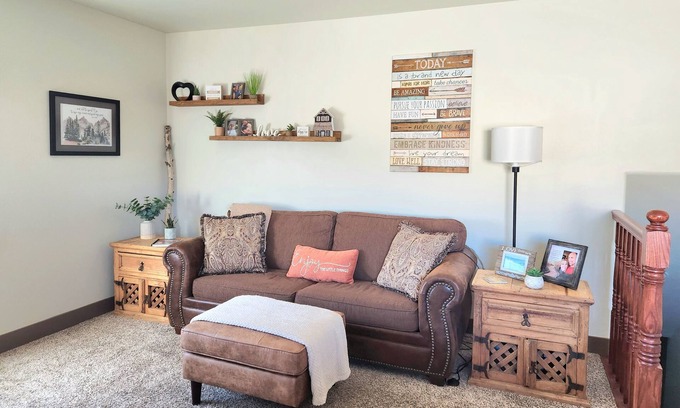 Toquerville Apartment | Zion Hideaway Guesthouse - private garage!