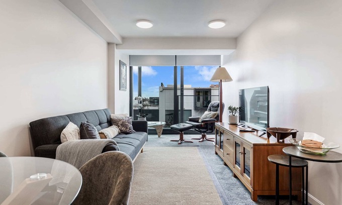 Auckland Central Business District Apartment | Zodiak Stays: Cozy CBD 2BR Near Top Dining Spots