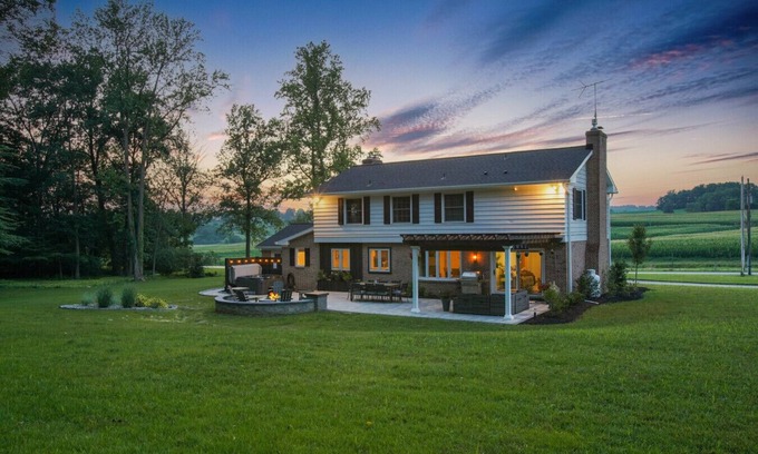 Steelville House | Zook Estate Amish Buggy Rides and Meals