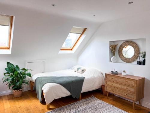 Cricklewood House | Zozy Happy Land