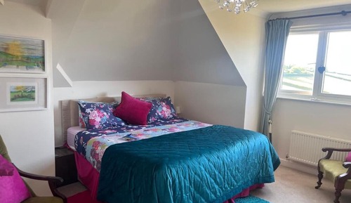 Deluxe Double Room, 1 King Bed, Hill View