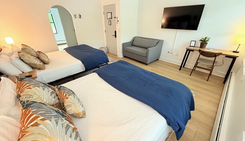 Riverside Suite 201, 2 Queen Beds