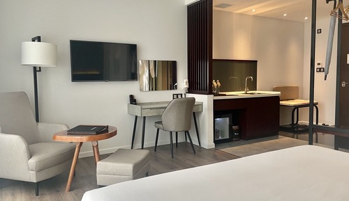 Deluxe Room, 2 Twin Beds, City View
