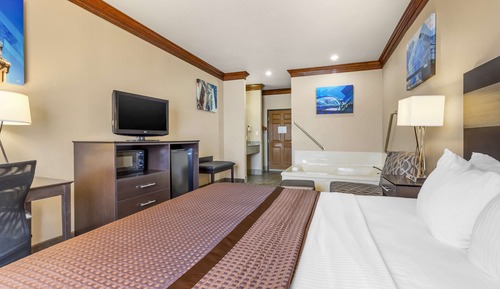Suite, 1 King Bed, Non Smoking, Jetted Tub (Oversized Room)