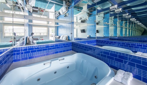 Superior Room, 1 Queen Bed, Non Smoking, Jetted Tub