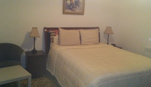Standard Room, 1 Queen Bed