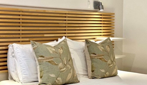 Courtyard Twin Room 