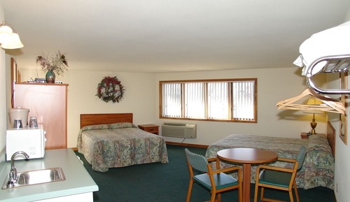 Room, 2 Queen Beds, Kitchenette