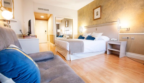 Triple Room (Double Bed + Sofa bed)
