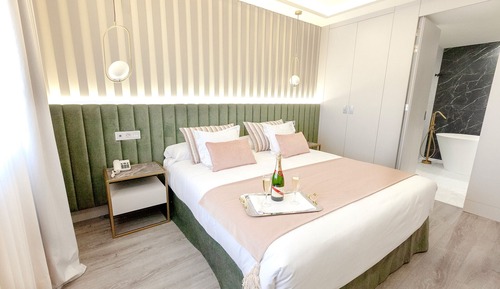 Deluxe Studio Suite
