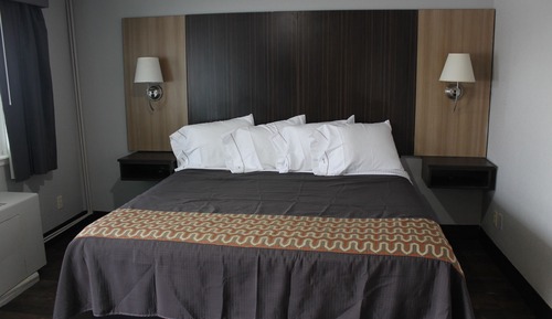 Standard Room, 1 King Bed, Smoking