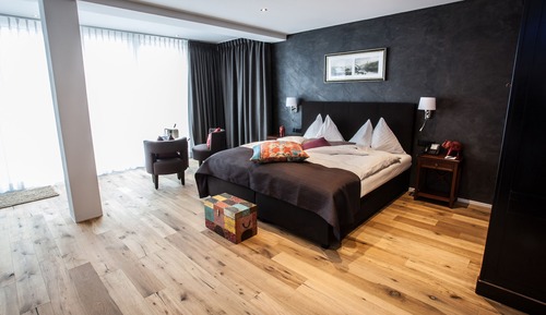Deluxe Studio Suite