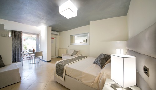 Junior Studio Suite