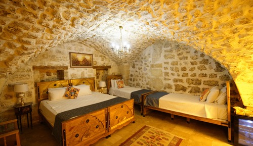 Deluxe Quadruple Room, Jetted Tub