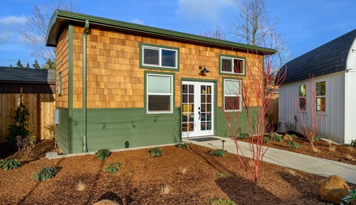 Deluxe Cottage, 1 Queen Bed, Courtyard View