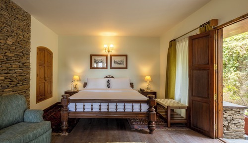 Room, 4 Bedrooms (White Oaks)