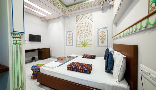 Deluxe Double or Twin Room