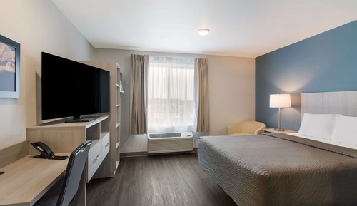 Queen Suite Accessible