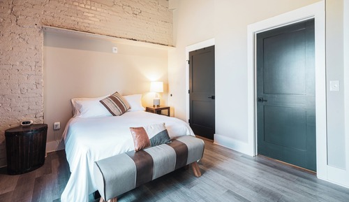1 Bedroom Loft, Room 6