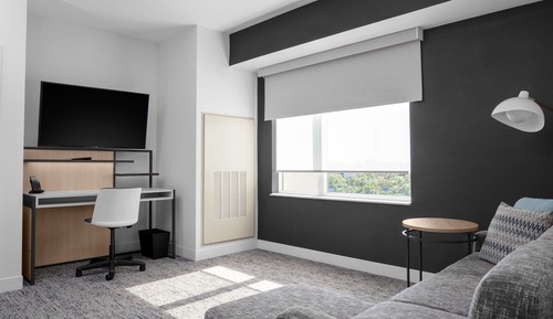 Suite, 1 Bedroom (Mobility/Hearing Access, Roll-In Shwr)
