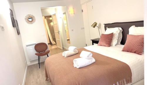 Deluxe Apartment