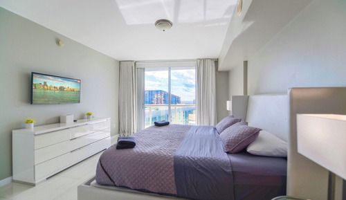 Luxury Condo, 1 Bedroom, City View