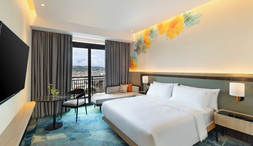 Standard Room, 1 King Bed, Garden View