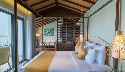 Signature Suite River