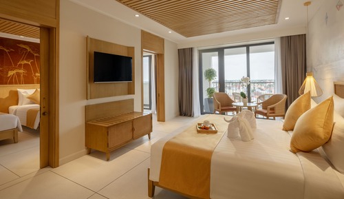 Signature Family Panoramic View