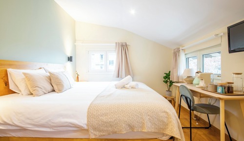 Deluxe Double Room, Garden View
