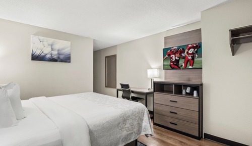 Standard Room, 1 King Bed (Smoke Free)