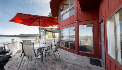 Lakefront Two-Bedroom Round House Suite
