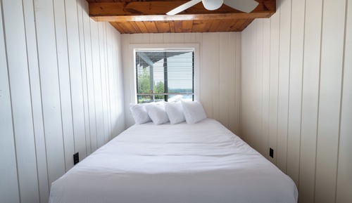Lakefront Three-Bedroom Bungalow